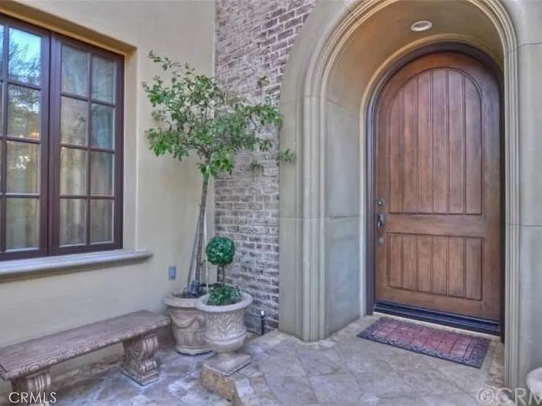 715c8ad6080fa132651bc7f9e65c7afc-cc_ft_768