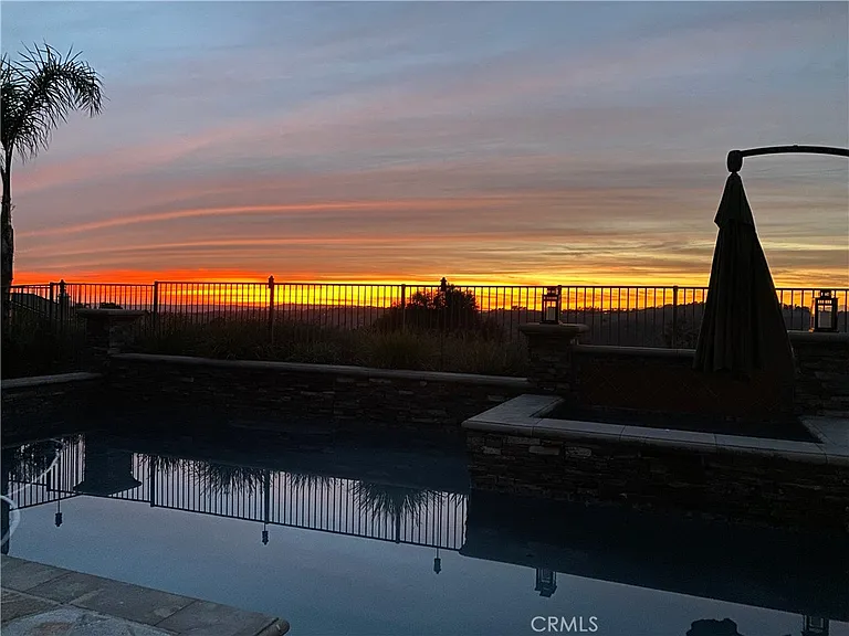 789d8aed7e877c1b0922ba704cf98964-cc_ft_768