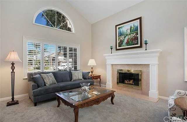 b25d0c1d43b031f01111f81c2f30d0a7-cc_ft_768